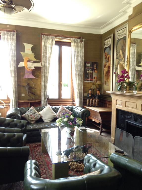Chateau La Roque Margaux Servian Bagian luar foto